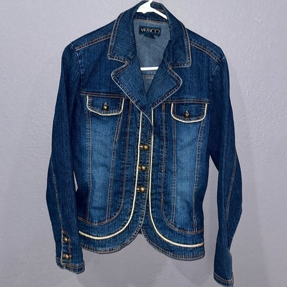 Vezucci Jackets & Blazers - Vezucci Women’s blue jean jacket size L